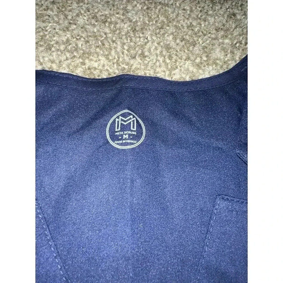Meta Scrubs Navy Blue Women's Nursing Scrub Top Size M pockets - Picture 3 of 3